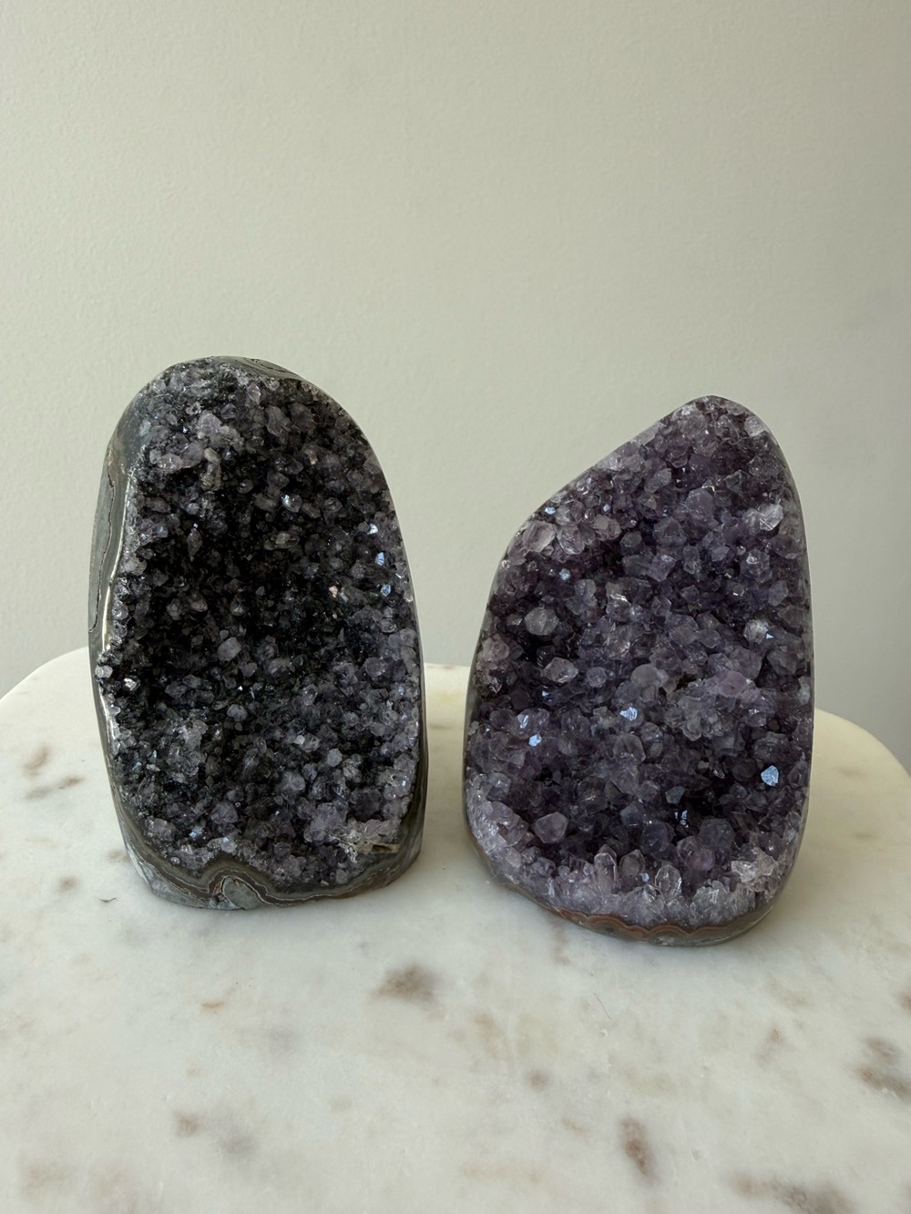 Lot of two small amethyst cut base